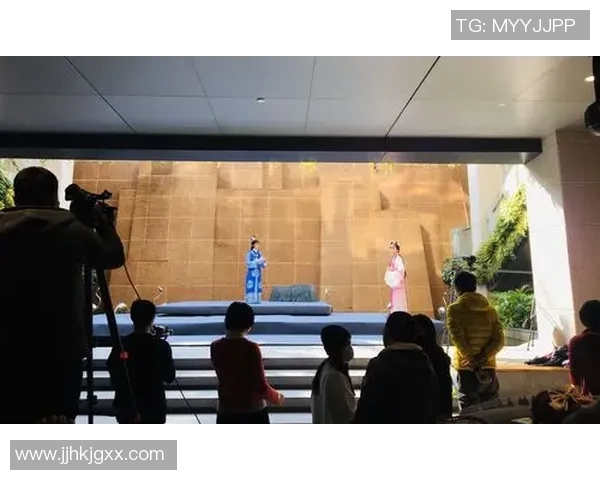 西安街舞队的蜕变之旅:从街头文化到专业舞台的成长记录 西安街舞队的蜕变之旅:从街头文化到专业舞台的成长记录